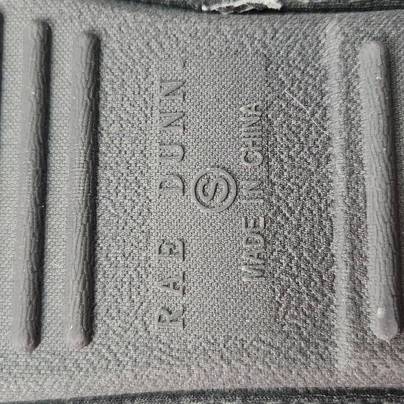 RAE DUNN Sherpa-style Fleece SNOOZE Slip-on Mule Slippers (S) - Picture 8 of 8